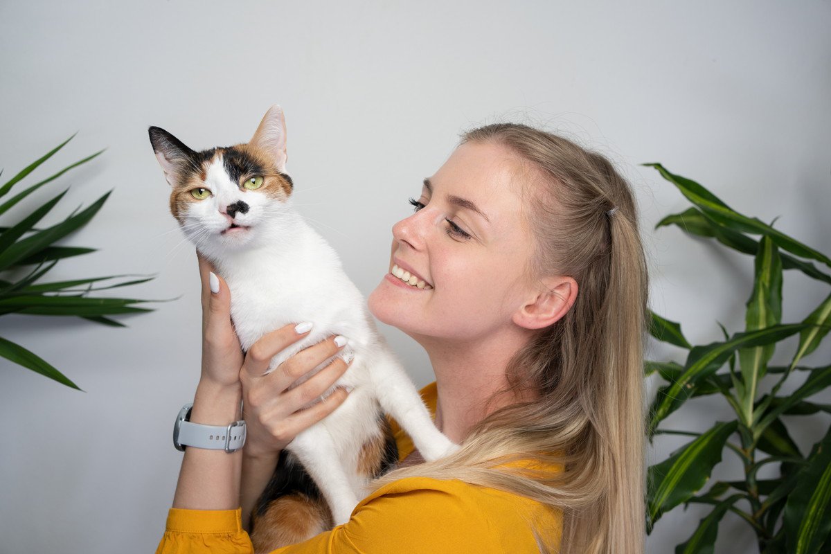 猫に『逃げられやすい人』がやりがちな行動4選　嫌がられてしまう理由や距離を縮めるコツも