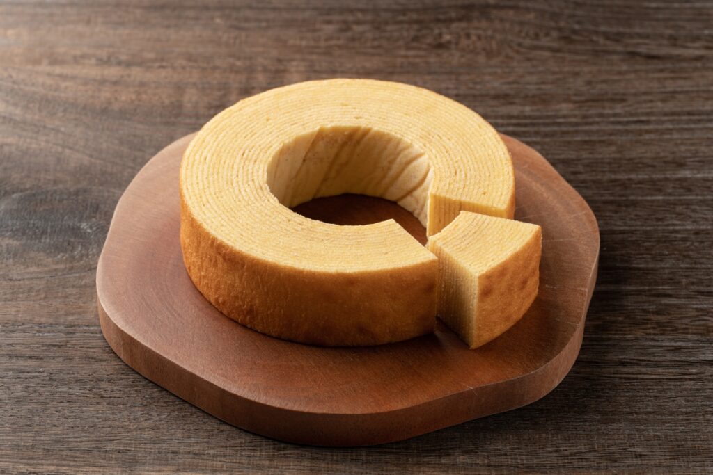 【獣医師監修】猫がバームクーヘン食べるのはNG！与えてはいけない理由からリスクから誤食時の対処法まで解説