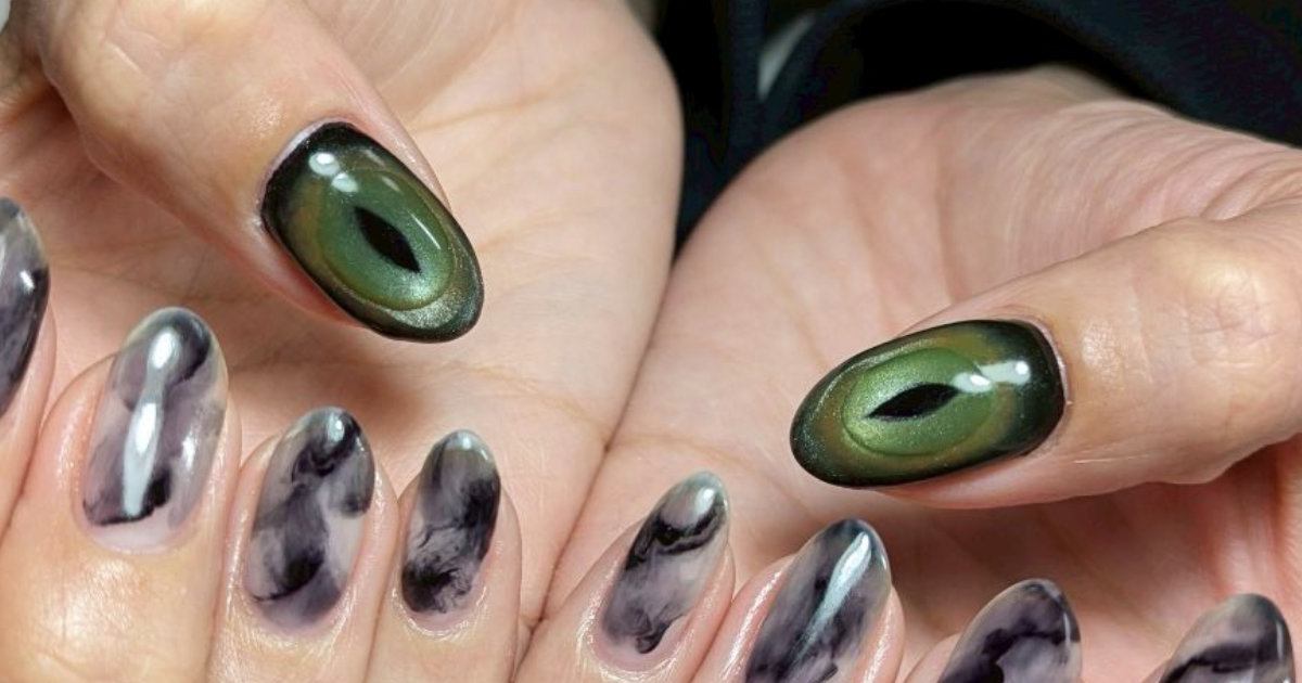 ネイルの柄を『愛猫の目の模様そっくり』にしてもらった結果…カッコよすぎる光景に３万いいね「天才や」「なんて素敵なの」と絶賛の声続出