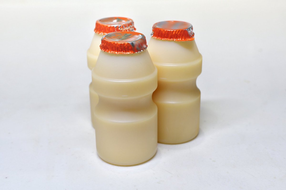 【獣医師監修】猫はヤクルトを飲んでも大丈夫？栄養素の効果や与える際の注意点まで徹底解説