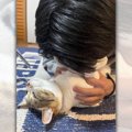 愛猫と待望の再会！歓喜の猫吸いに「凄く微笑ましい」「幸せそう」と…