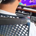 ゲーム中のお父さん→すぐ隣を見ると、『猫』が…あまりにも『健気な様…