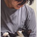 猫が『大好きなパパ』に名前を呼ばれたら…ママとは違いすぎる態度が面…