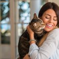 猫が「離れたくない」と思う人の特徴4つ♡