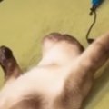 仰向けで大の字になって寝ていた元野良猫…豪快な寝姿に笑ってしまう人が続…