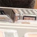『メイクボックス』を置いたら、『猫』がやってきて…可愛すぎる『まさかの…