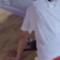 息子たちが見つめている先を覗いてみたら、『赤ちゃん猫』が…家族みんなが…