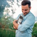 猫がそばから『離れたくない』と思う人の特徴3選　選ばれる理由や心がけた…