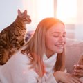 猫が飼い主を『子供扱い』している時にする仕草８つ