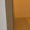 キッチンに並べられた『水の入ったペットボトル』→近づいてみると…予想外…
