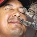 思いがけず猫のパパになった男性…今では“娘”にメロメロ♡