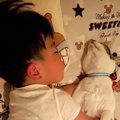 寝る準備を始めるとやって来る猫→男の子のそばに行った結果…幸せあふれる…