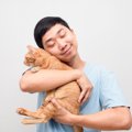 猫は『男性より女性が好き』は本当？そう言われる3つの理由　男性にだ…