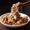 猫に納豆を与えても大丈夫？栄養素、与え方の注意点から適量まで解説