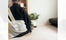 おばあちゃんの三回忌で、ネコが…お坊さんのそばで見せた『まさかの行…