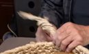 『猫ちぐら』を作っていたら…待ちきれなくなった『茶トラ猫の様子』が…