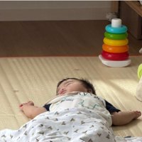 寝ている赤ちゃん