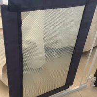 フェンスの扉部分アップ