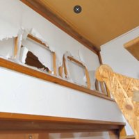 天井下の障子窓