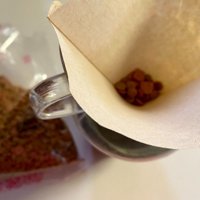 フィルターの中に猫の餌