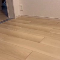 お部屋の外へ向かうつむぎちゃん