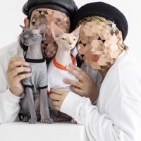 猫との家族写真