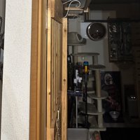 薄暗い部屋の風景
