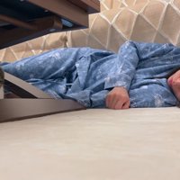 寝落ちたママさん