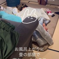 寝ている男の子