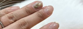 『ネイルを変えました』報告をしようと撮影していたら、猫が…思わず爆…