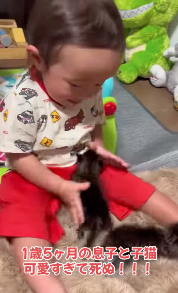 嬉しそうな赤ちゃん