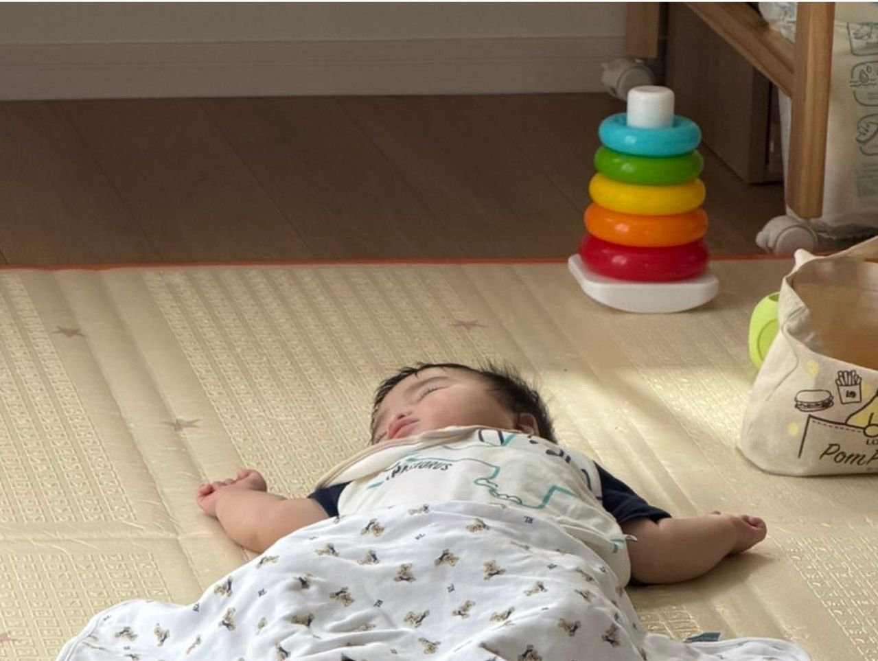 寝ている赤ちゃん