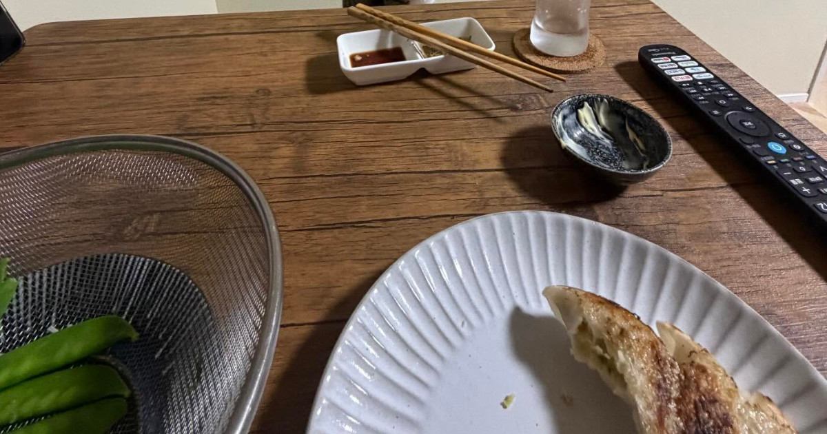 食卓にいた猫
