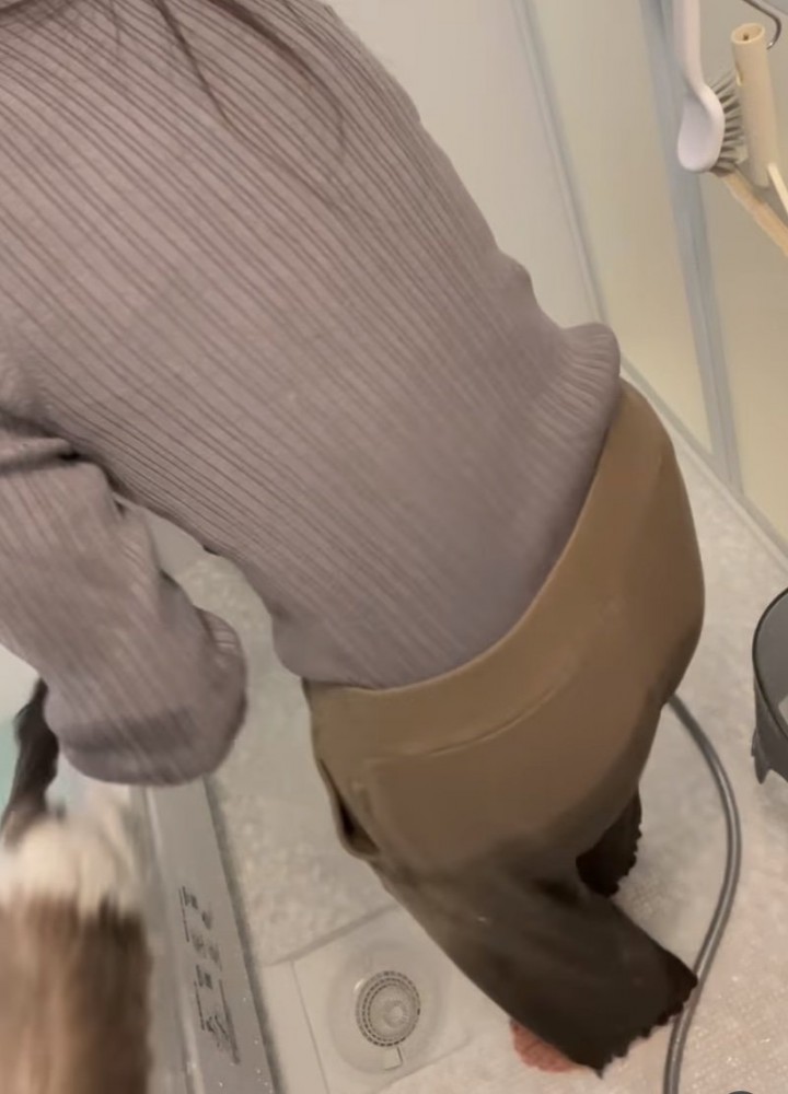 浴槽のフチを登って逃走