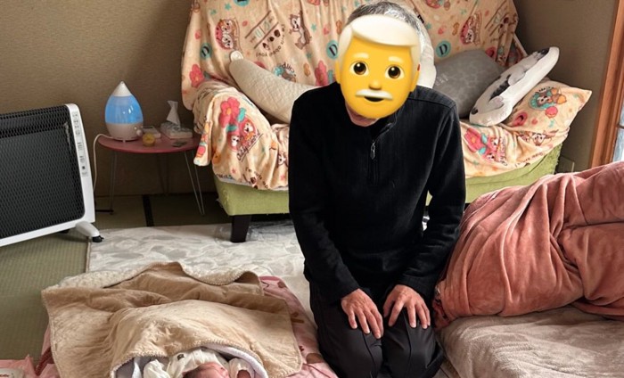 赤ちゃんとじいじ