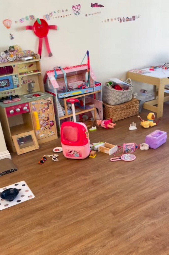 女の子の私物が置いてあるスペース