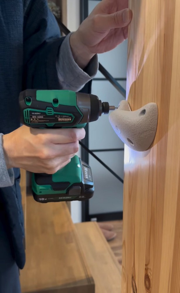 石を取り付ける