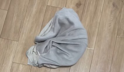 床の上の物体2