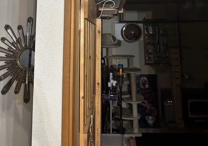 薄暗い部屋の風景