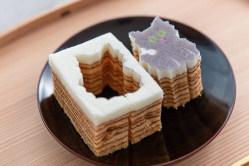 猫の型抜きバウムクーヘン