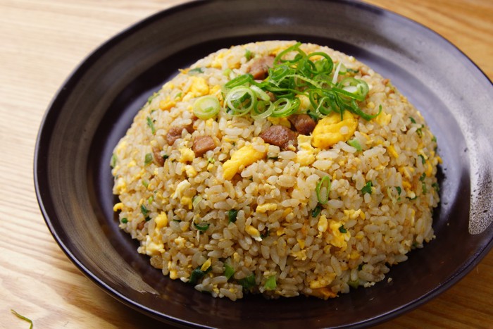 お皿に盛られたチャーハン