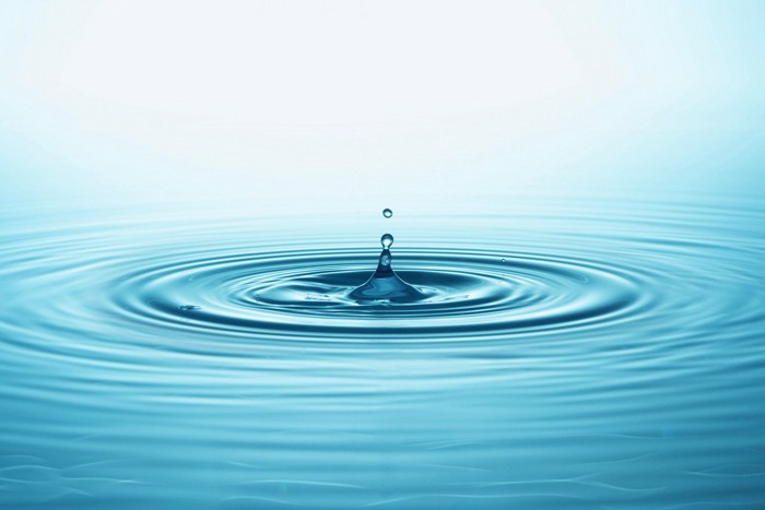 水