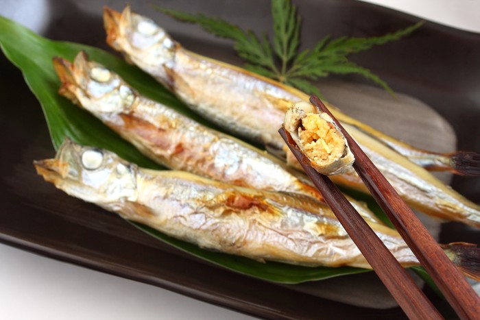 ししゃもとししゃもの断面