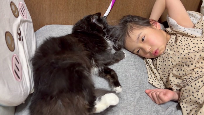 目を開くお姉ちゃん