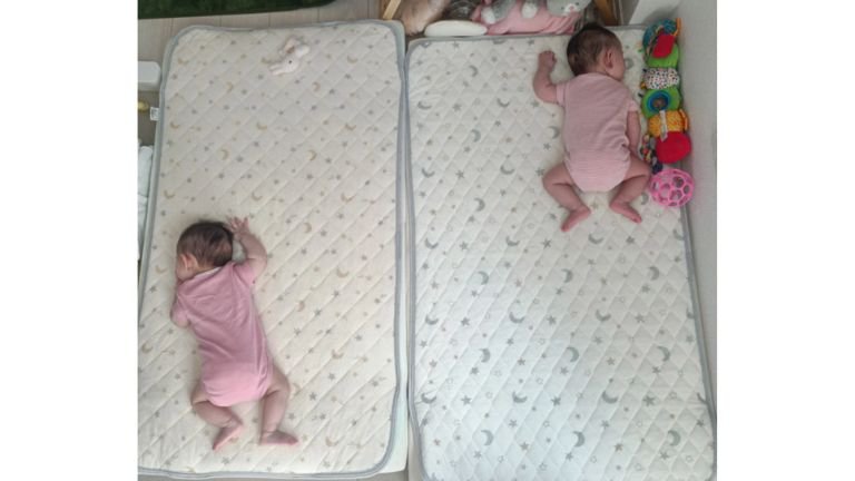 寝ている赤ちゃん