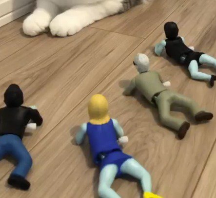 4体のゾンビのおもちゃ