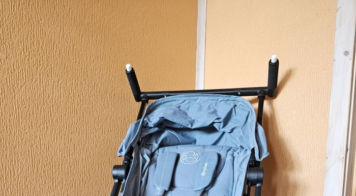 ベビーカーの上部