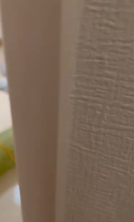 開きかけのドア