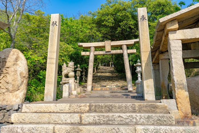真鍋島の八幡神社