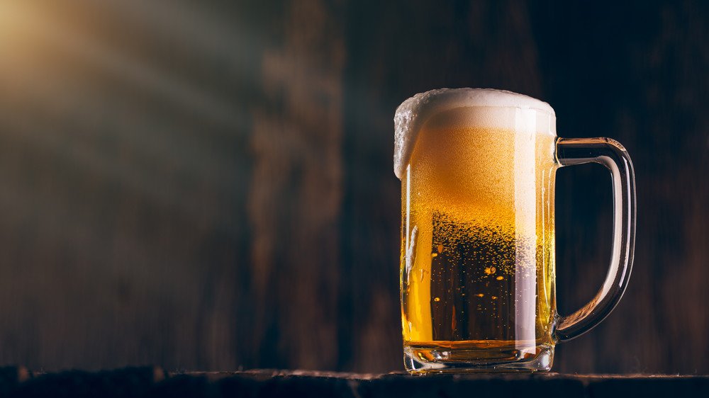 犬にビールを絶対に飲ませてはダメ！理由と危険な初期対応と応急処置を解説